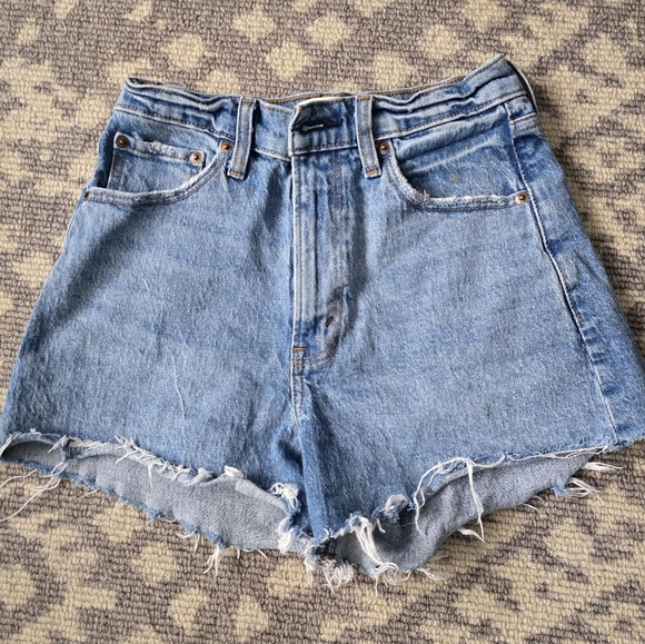 Abercrombie & Fitch denim shorts - Picture 2 of 3